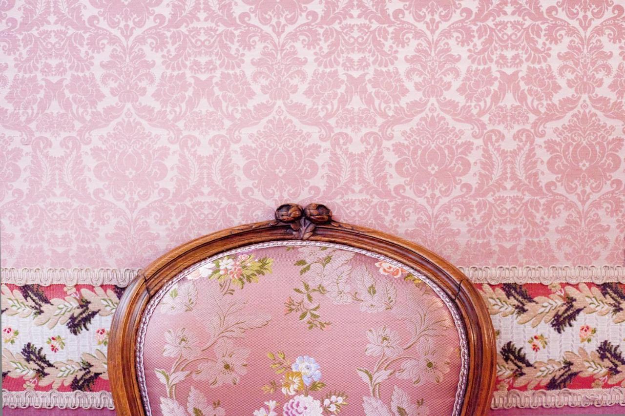 Relais & Chateau Louise De La Valliere Reugny  エクステリア 写真